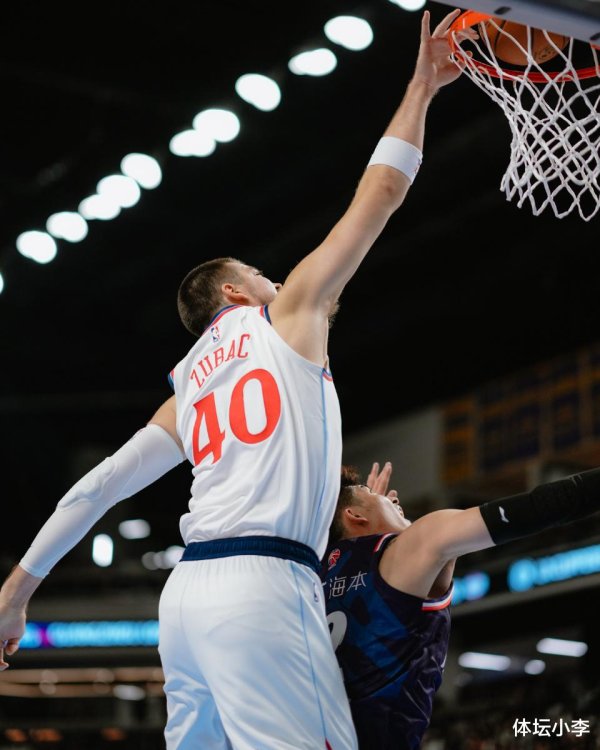 万银配资 惨案! 快船单节42-8打崩龙狮: 三大新援轰39分, 哈登送9助攻